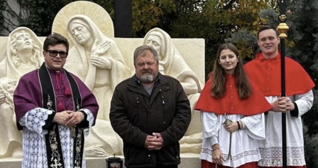 Pfarrer Sebastian, Johann Gutmeier, Theresa Schuh und Elias Maurer. | Foto: Elisabeth Ullreich