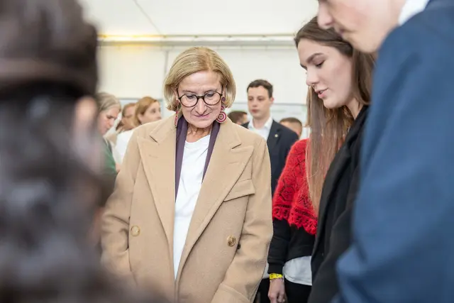 Landeshauptfrau Johanna Mikl-Leitner machte sich ein Bild vor Ort. | Foto: Klaus Ranger