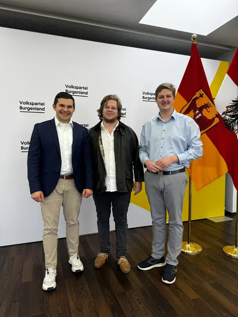 (v.l.) JVP-Bezirksobmann Wolf Steinhäusl, JVP-gf. Stadtobmann Maximilian Heindl und JVP-Landesobmann Daniel Heintz.  | Foto: JVP Burgenland