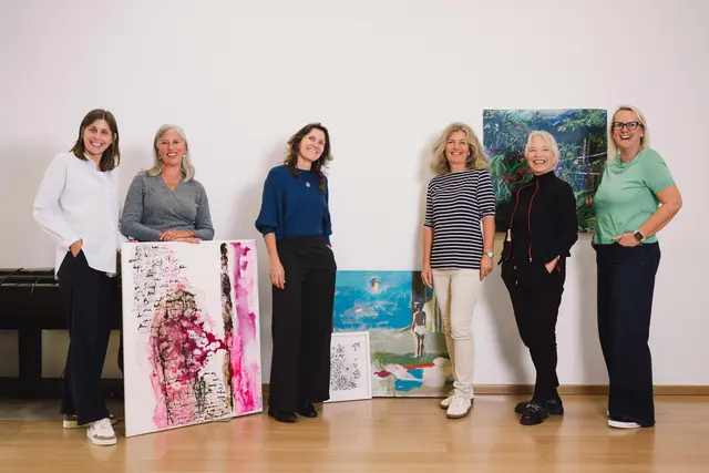 Kiwanis-Präsidentin Caroline Mayr, die Künstlerinnen Birgit Würtinger, Catharina Sattleder, Andrea Penz und Norgard Luftensteiner, Kiwanis-Sekretärin Margit Hollerweger (v.l.). | Foto: Karin Hackl