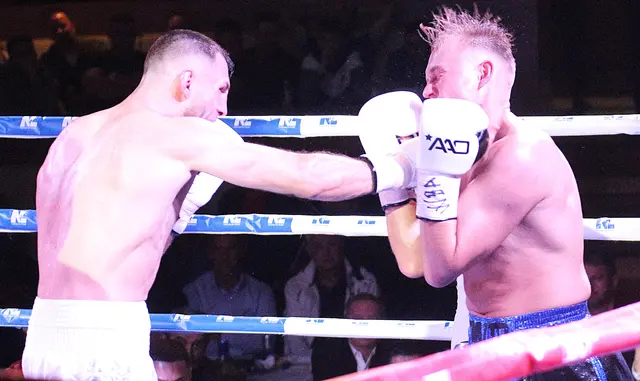 WBA-Titelverteidigung Oktober 2025 - Edin Avdic (AUT) gegen David Kerkmann (GER). | Foto: Schwaighofer