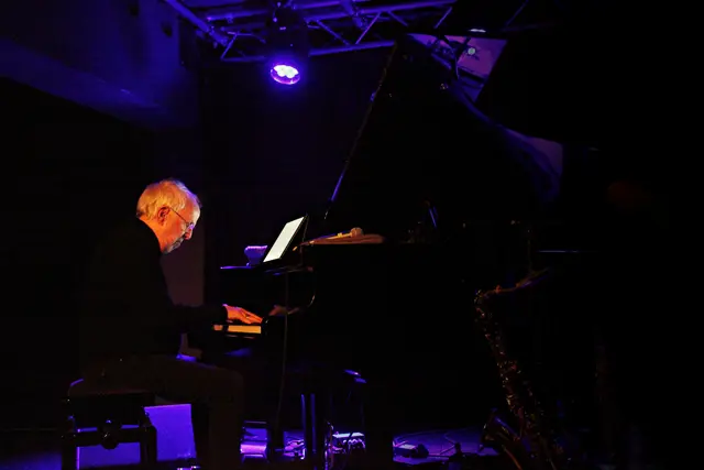 Jazzlegende in Vollendung, prägt seit Jahrzehnten Fusion und Smooth Jazz.