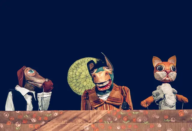 Die Bremer Stadtmusikanten auf rumänisch geben ein Gastspiel im Lilarum.  | Foto: Lilarum