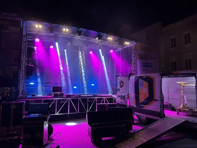 Beispiel der 8 x 6 Meter Bühne mit 6,1 Metern Höhe. | Foto: Danner Eventsolutions GmbH