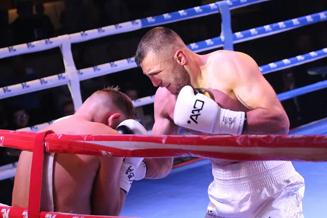 WBA-Titelverteidigung Oktober 2025 - Edin Avdic (AUT) gegen David Kerkmann (GER). | Foto: Schwaighofer