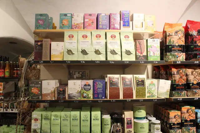 Im Weltladen gibt es derzeit eine große Auswahl an herbstlichen Gewürzen und Tees.