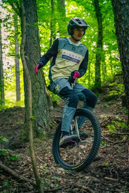 In seiner Freizeit ist er viel im Wald rund um Wien unterwegs. | Foto: Johann Baumkirchner