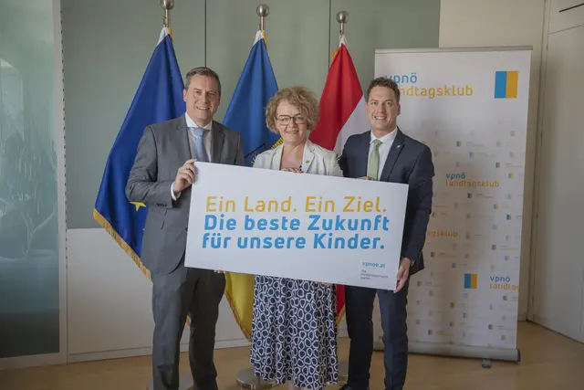 Landtagsabgeordneter Christoph Kaufmann, Landesrätin Christiane Teschl-Hofmeister und Landtagsabgeordneter Bernhard Heinreichsberger. | Foto: ÖVP