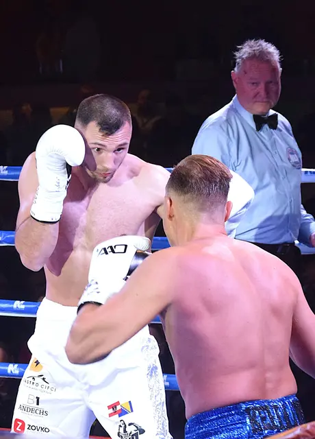 WBA-Titelverteidigung Oktober 2025 - Edin Avdic (AUT) gegen David Kerkmann (GER). | Foto: Schwaighofer
