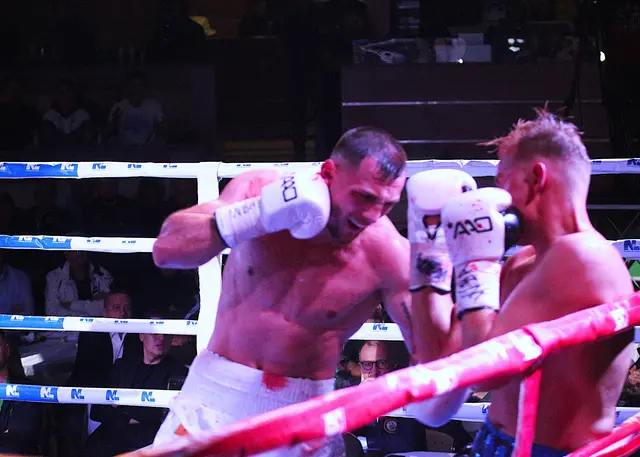 WBA-Titelverteidigung Oktober 2025 - Edin Avdic (AUT) gegen David Kerkmann (GER). | Foto: Schwaighofer