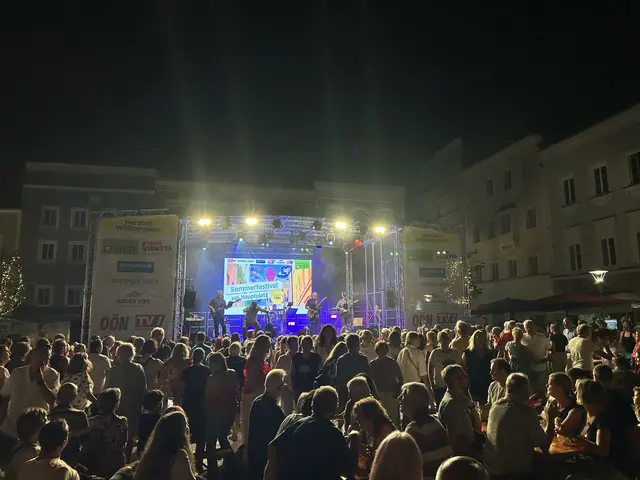 Beim Rieder Sommerfestival 2025 war die Bühne im Einsatz. | Foto: Danner Eventsolutions GmbH