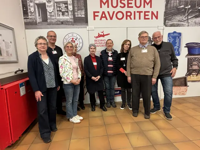 Das Team des Bezirksmuseums ließ sich dem ehrenvollen Tag zuliebe ablichten. | Foto: Nathanael Peterlini/MeinBezirk