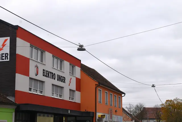 Die LED-Beleuchtung wurde von Elektro Unger installiert. | Foto: Michael Strini