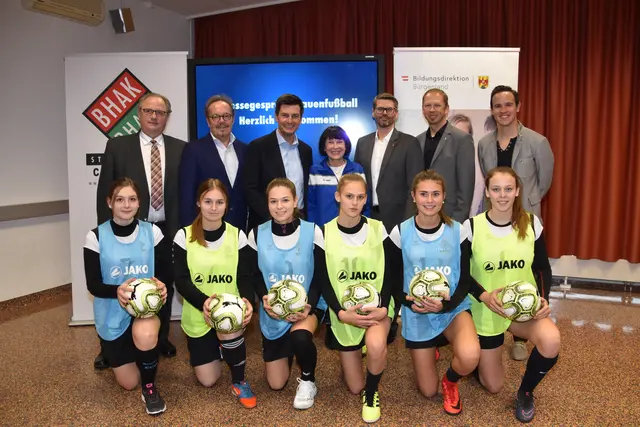 Ab dem Schuljahr 2020/21 bietet die HAK/HAS Stegersbach Mädchenfußball parallel zur kaufmännischen Ausbildung an. | Foto: Wurglits