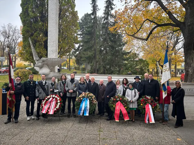 Totengedenkfeier beim Kriegerdenkmal im Bergschenhoekpark.
 | Foto: Marktgemeinde Maria Enzersdorf