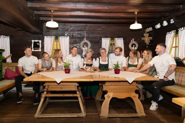 Die Bauernstube im Gasthof Großschedl "Zum Kramerwirt" gibt es seit 300 Jahren. Die Familie Großschedl ist in Hönigtal (Kainbach bei Graz) ein gastronomischer Fixpunkt. | Foto: Region Graz - Harry Schiffer
