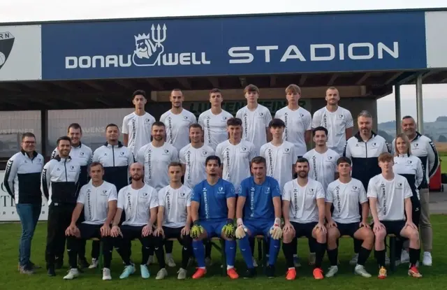 Die Kicker aus Naarn gaben in der Bezirksliga Nord im Herbst den Ton an. Aktuelles Mannschaftsfoto Union Metallbau Blauensteiner Naarn. | Foto: Lara Yildiz