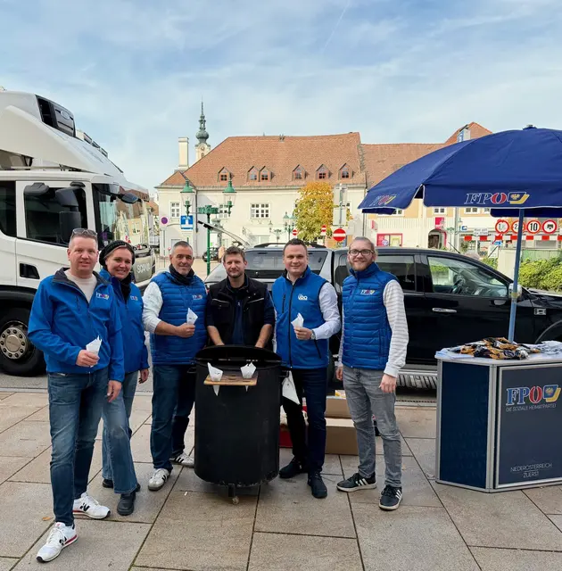 Gemeinderat Jürgen Schneider, Gemeinderätin Michaela Tamas, geschäftsführender Gemeinderat Heinrich Pegler, Stephan Koutnik, Stadtrat und Landtagsabgeordneter Andreas Bors und Gemeinderat Robert Handelberger. | Foto: FPÖ Tulln