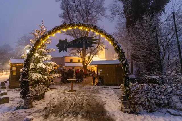 Die Pfarren Puch und St. Jakob begleiten die Zeit mit traditionellen Märkten, Roraten sowie Christmetten und laden zum besinnlichen Miteinander ein. | Foto: Tourismusverband Puch