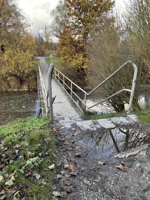 Die Doblbachbrücke in Allerheiligen sorgt in Schärding für Wirbel. Sie soll eventuell erneuert werden. Dagegen wettert die Bürgerliste. | Foto: Michelle Bichler/MeinBezirk