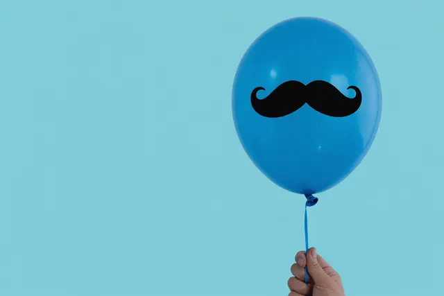 Movember ist eine weltweite Initiative, die jährlich im November stattfindet. Man möchte so auf Männerkrankheiten wie Prostata- und Hodenkrebs sowie die Bedeutung der psychischen Gesundheit aufmerksam zu machen. Der Schnurrbart symbolisch für das Anliegen, Gesundheitsfragen anzusprechen, die oft im Verborgenen bleiben (Symbolfoto) | Foto: stock.adobe.com/at/Zander