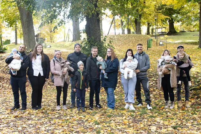 Christian und Ace Macher, Yvonne Kreuter, Teresa mit Jakob Moser, Peter Bauernfried, Anton Moser, Christoph und Kilian Bruno Engelmayer, Monika Wais, Tetiana, Olivia und Serhii Cheban, Jasmine, Luca Lorenz, Lia Maxime und Pascal Wurmbrand | Foto: Marktgemeinde Dietmanns