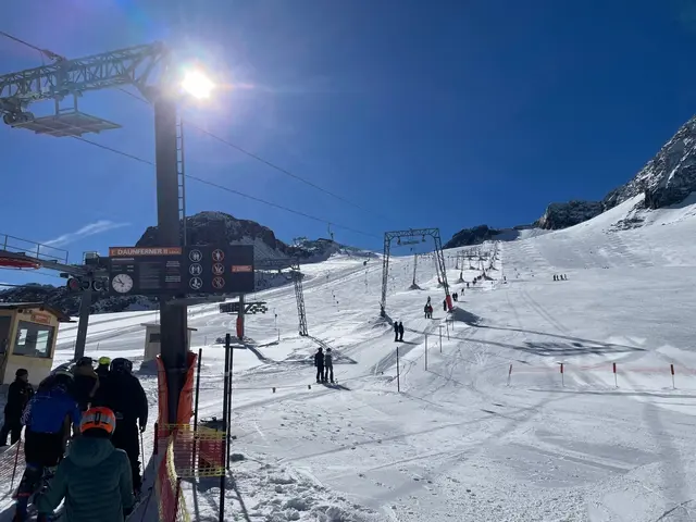 Am Stubaier Gletscher wurde die Wintersaison am 3. Oktober eröffnet.  | Foto: Kainz 