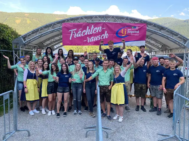 Dirndl, Lederhosen und gute Stimmung: Der "Trachtenrausch" zählt zu den Höhepunkten im Vereinsjahr und lockt Jung und Alt ins Lieser-/Maltatal. | Foto: Landjugend Lieser-/Maltatal