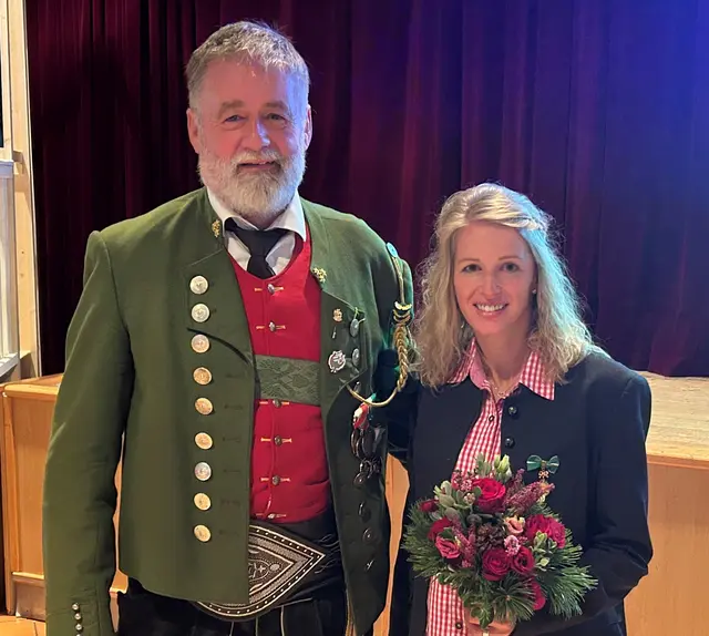 Danke für 18 Jahre Markentenderin (v.l.n.r.): Hptm. Klingenschmid, Melanie Frischmann | Foto: SK Volders