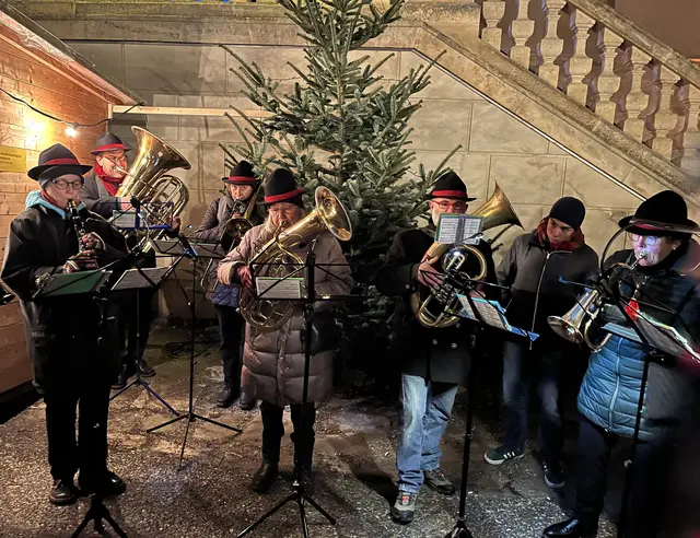 Überall im Bezirk erschallen fröhliche Weihnachtslieder | Foto: Franziska Führer