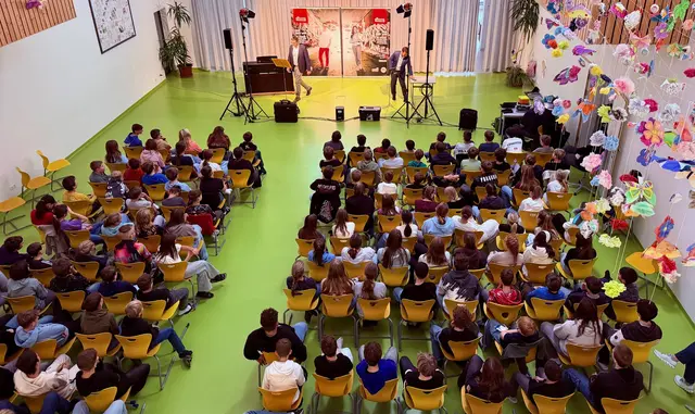 Die anschließende Diskussion zeigte das große Interesse der Jugendlichen. | Foto: Mittelschule Retz