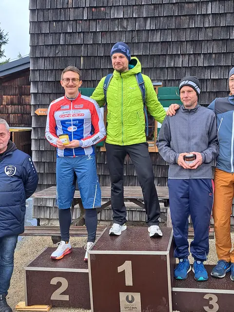 Auch Stefan Heigel (links im Bild) platzierte sich mit  unter die Top-Zehn. | Foto: Bike Team Ginner