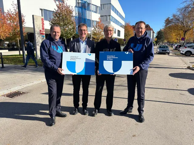 Alfred Kellner (Leiter der Magistratsabteilung Kultur und Bildung der Stadt St. Pölten), die beiden Geschäftsführer der USTP – University of Applied Sciences St. Pölten, Johann Haag und Hannes Raffaseder sowie Bürgermeister Matthias Stadler. | Foto: Tanja Handlfinger