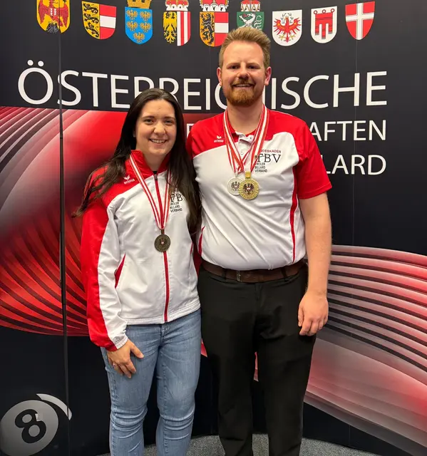 Marion Winkler und Clemens Schober strahlen nach den Erfolgen um die Wette. | Foto: BC Saustall