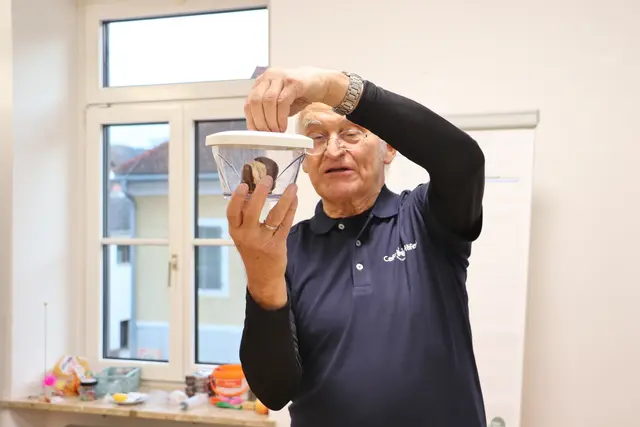 Durch Luftentzug streckte sich die Schwedenbombe, schmeckte danach aber genauso gut.  | Foto: Edith Ertl