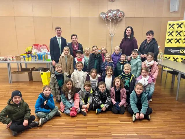 23 Kinder der 1A Klasse der Volksschule Eggenburg besuchten die Bank. | Foto: Markus Kahrer