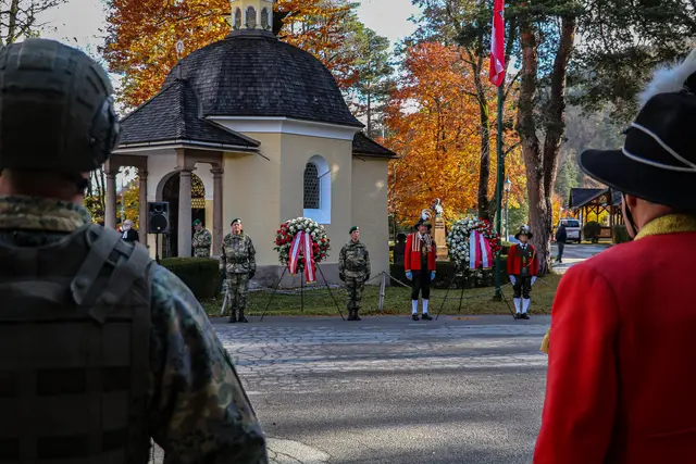Am traditionsreichen Bergisel in Innsbruck fand auch heuer die Allerseelenfeier der Garnison Tirol statt.  | Foto: Bundesheer/Hansjörg Raggl