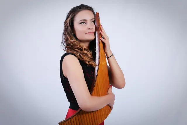 Andreea Chira Ausnahmekünstlerin und Botschafterin ihres Instruments - die Panflöte. I | Foto: ©Andreea Chira 