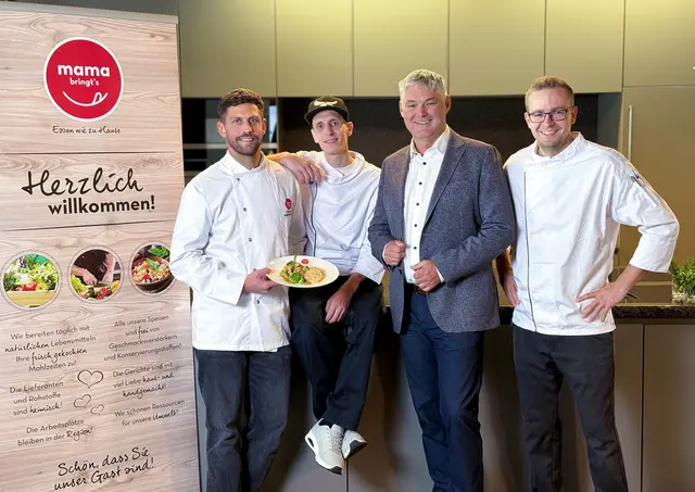 v.l.n.r.: Marc Müller (Leitung Kulinarik), Christian Eibinger (Küchenleiter Dornbirn), Thomas Wagner (Geschäftsleiter Frische Küche GmbH), Alexander Hörtnagl (Küchenleiter Hall in Tirol) | Foto: Recheis Frische Küche GmbH