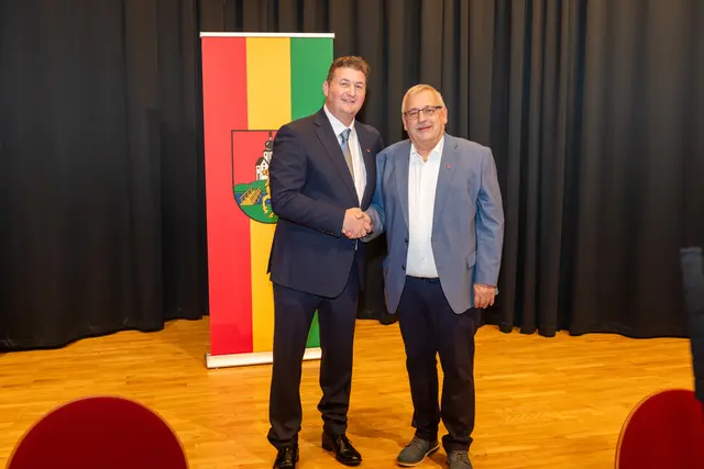 Johann Kirchberger (r.) übergab das Amt an Andre Reichart (l.). | Foto: Foto Fettinger