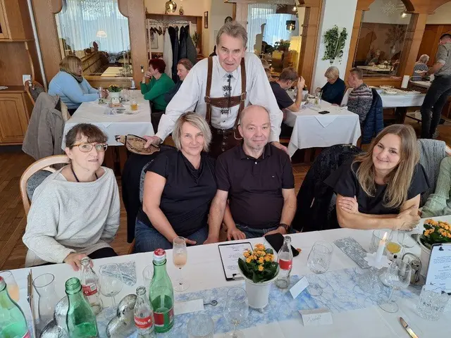 Heinz Drozda mit seiner Tochter, seinem Neffen mit Gattin und Tochter Julia | Foto: privat / zVg.