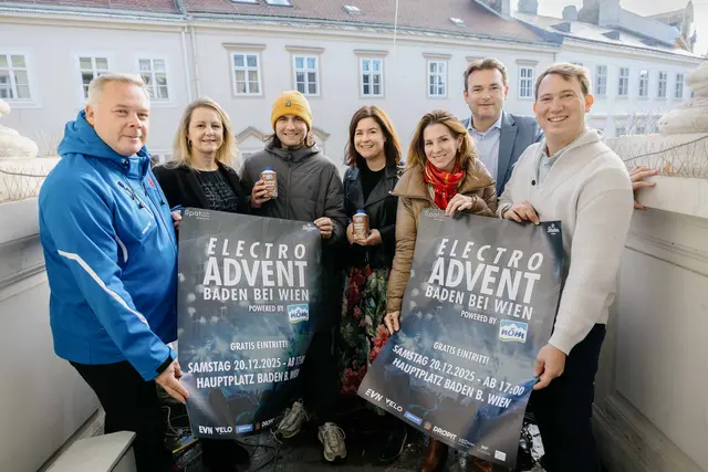 Christian Degelsegger (Sparkasse Baden), Melanie Nemetz (VERPLAN Versicherungsmakler GmbH), Jakob Berger (Veranstalter Electro Advent), Veronika Koch (NÖM), Bürgermeisterin Carmen Jeitler-Cincelli, Michael Grossauer (Gastronom) und Lukas Schneider (Veranstalter Electro Advent). | Foto: 2025psb/c.kollerics
