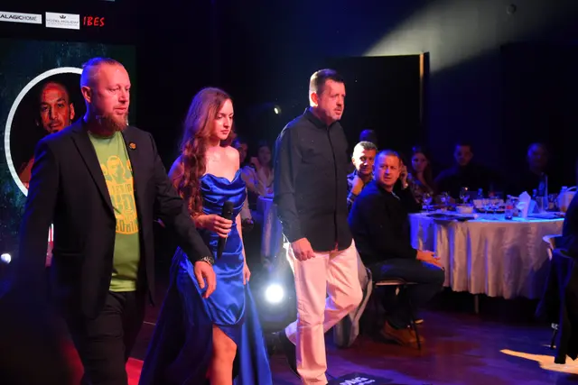 Boxsport, Show und Tanz in Sarajevo. | Foto: Schwaighofer