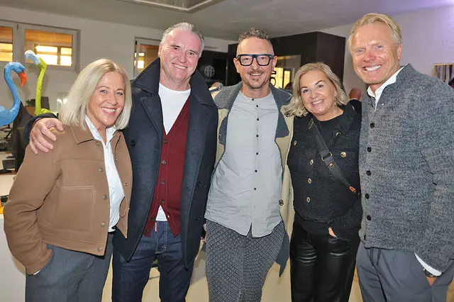 Rund 180 Gäste folgten der Einladung und feierten gemeinsam in lockerer, fröhlicher Atmosphäre die Eröffnung des neuen kreativen Raums. | Foto: Uwe Brandl