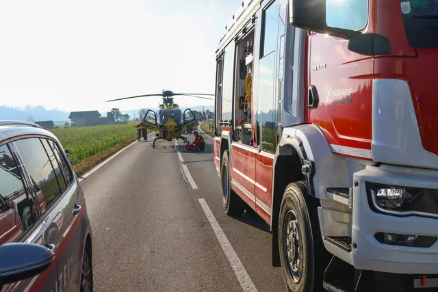 Großaufgebot von Einsatzkräften in Weißkirchen: Ein Crash zwischen Kleintransportern fordert zwei Schwerverletzte. | Foto: laumat.at