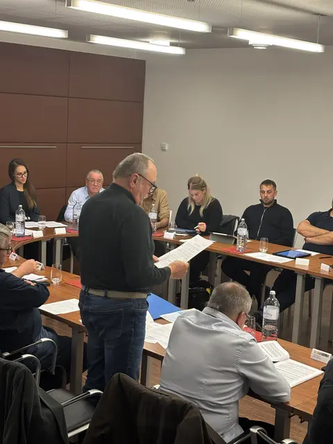 FPÖ-Gemeinderat Franz Oysmüller nahm konträr zur Koalitionslinie von ÖVP und Zwettlbraucht sowie auch den Grünen Stellung zum Klimawandel. | Foto: Bernhard Schabauer