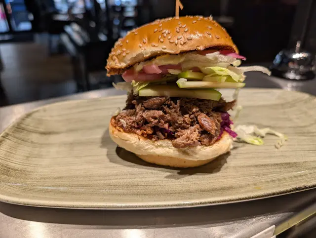 Burger trifft Gansl: Der "Don Ganso" ist bis Ende November bei "Le Burger" erhältlich. | Foto: Fabian Franz/MeinBezirk