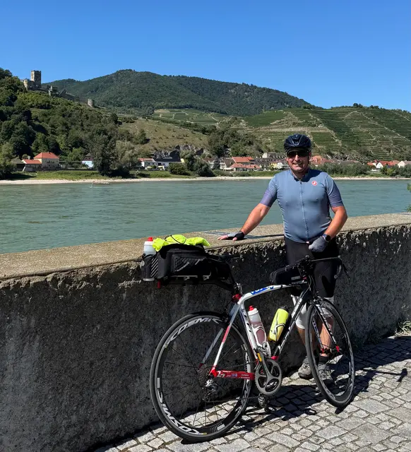 Bürgermeister Norbert Weber bei seiner Rad-Wallfahrt von Frankenburg nach Hadres. | Foto: Weber