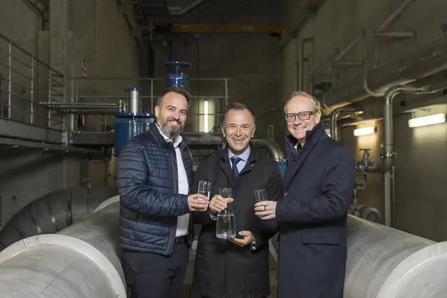 150 Jahre sauberes Trinkwasser in Salzburg: Von links: Michael Baminger (CEO Salzburg AG), Bernhard Auinger, Bürgermeister der Stadt Salzburg und Herwig Struber (Vorstand Salzburg AG). | Foto: Salzburg AG