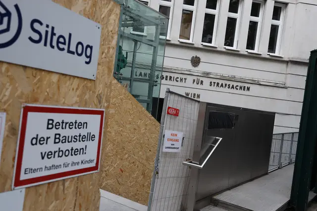 Seit einiger Zeit ist das „Graue Haus“ in der Wiener Innenstadt eine große Baustelle, da das Justizgebäude komplett saniert wird.  | Foto: Karl Schöndorfer / picturedesk.com